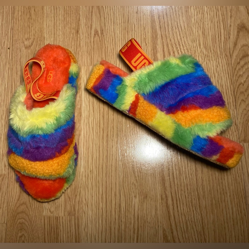 NWOT UGG Fluffy Rainbow Colorful Slippers